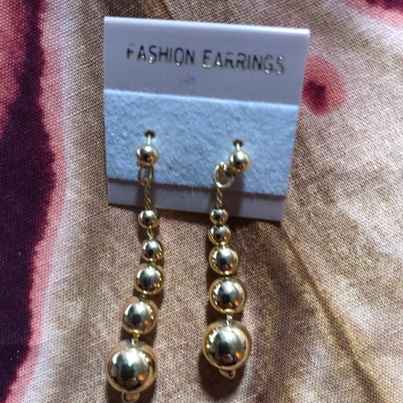 5/$20 ☀️Gorgeous Vintage Long Earrings - Picture 12 of 15